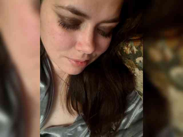 Naturally_Mom webcam