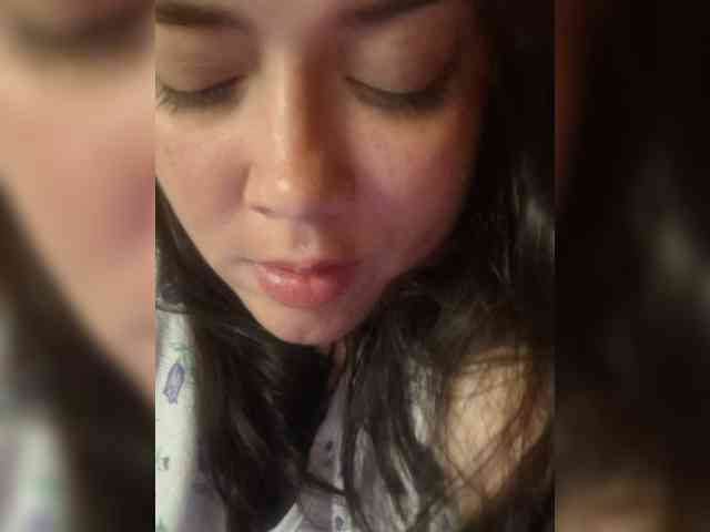 Naturally_Mom webcam