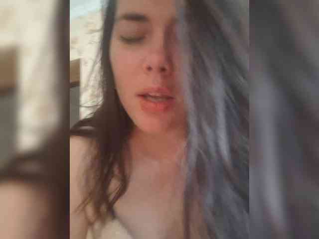 Naturally_Mom webcam