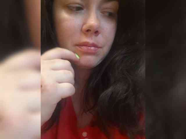 Naturally_Mom webcam