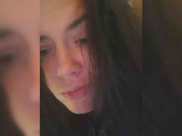 Naturally_Mom webcam
