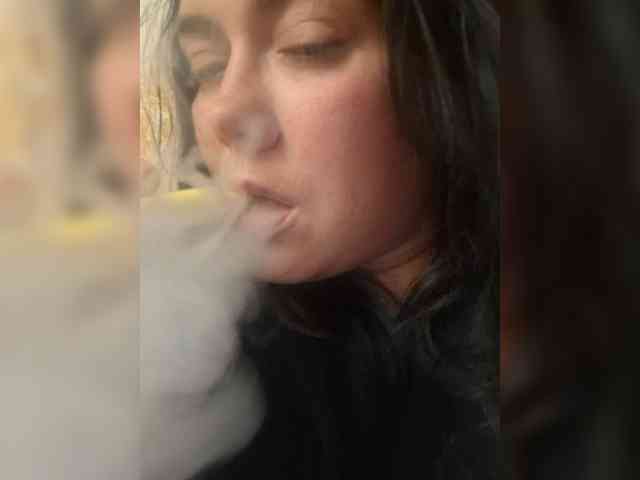 Naturally_Mom webcam