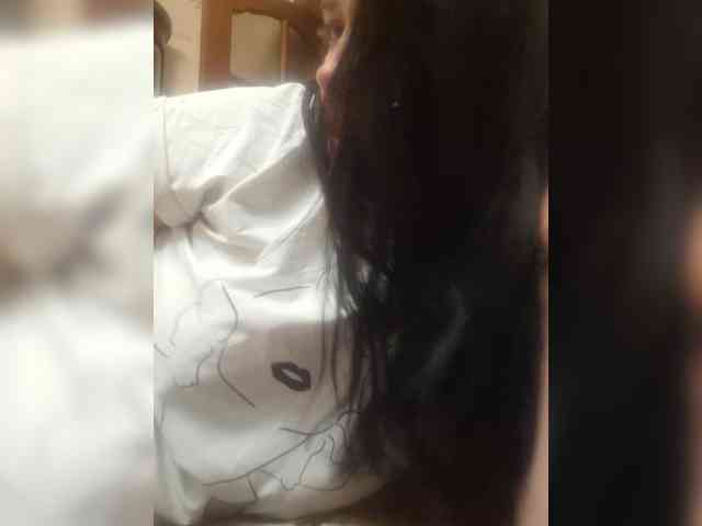 Naturally_Mom webcam