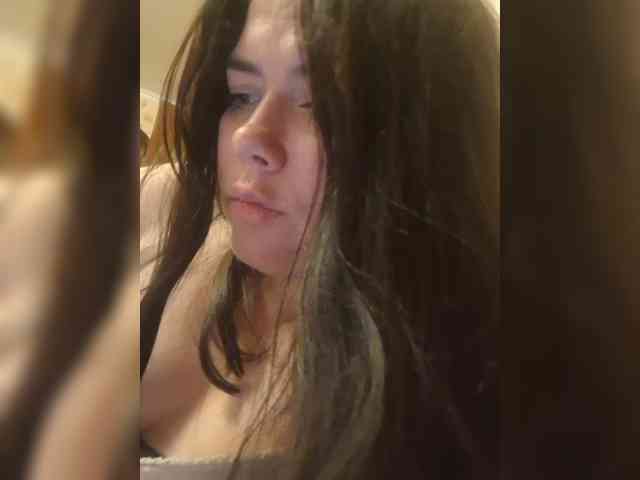 Naturally_Mom webcam