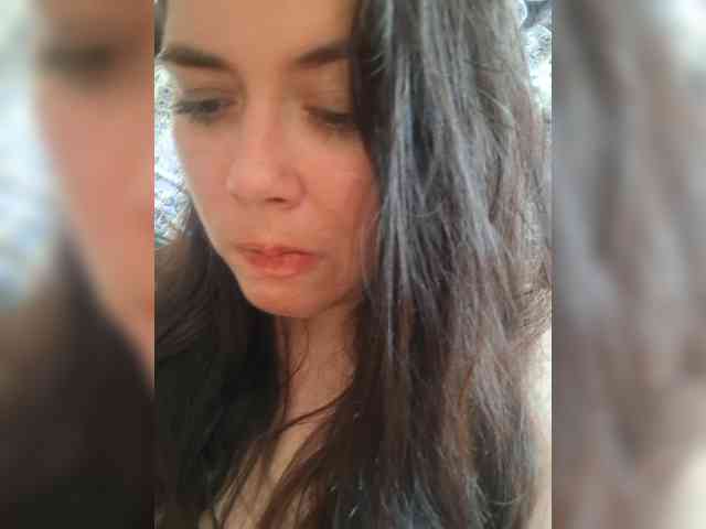 Naturally_Mom webcam