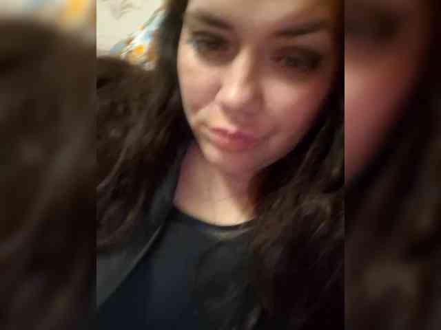 Naturally_Mom webcam