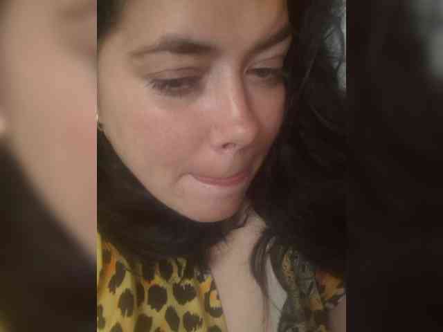 Naturally_Mom webcam