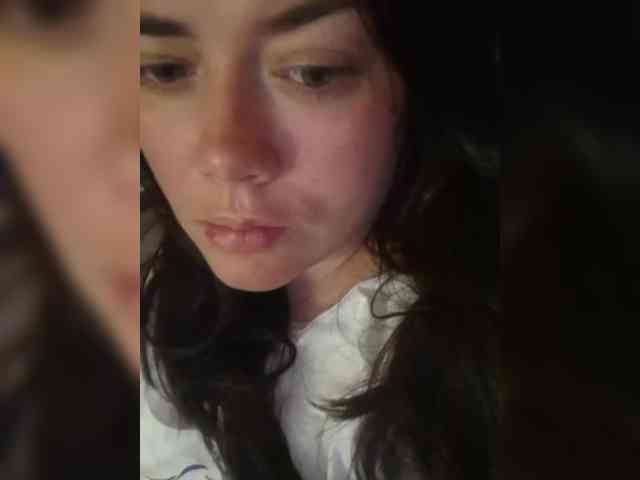 Naturally_Mom webcam