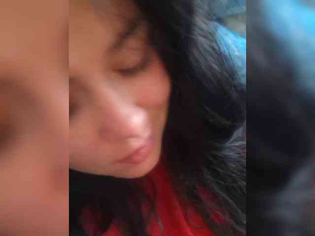 Naturally_Mom webcam