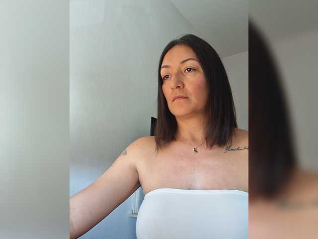 cristalboom live cam on BongaCams