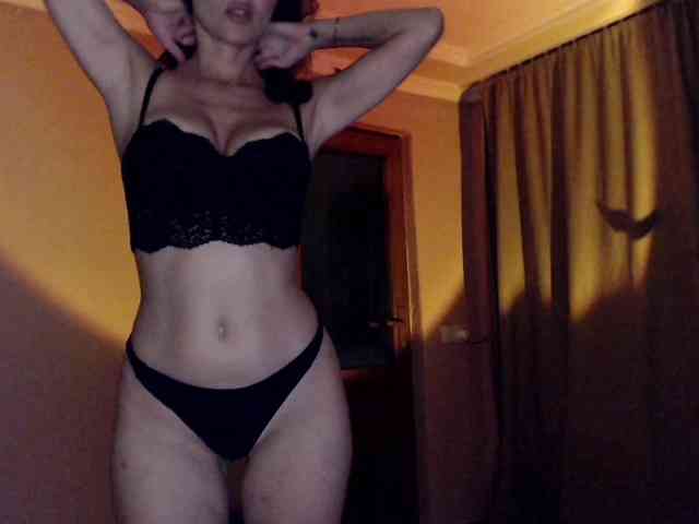 SarinnnaLuv webcam