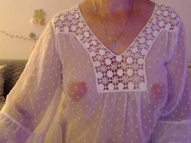 goodSnowQueen live cam on BongaCams