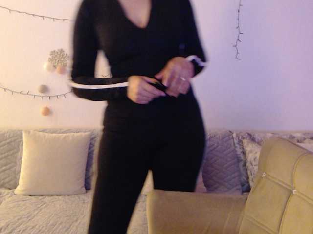 goodSnowQueen live cam on BongaCams
