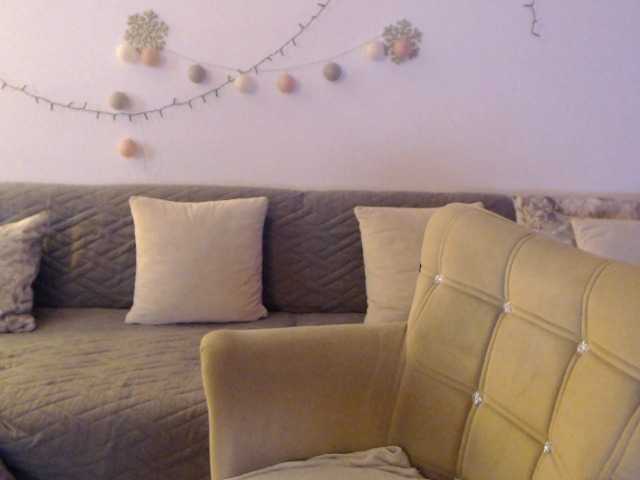 goodSnowQueen live cam on BongaCams
