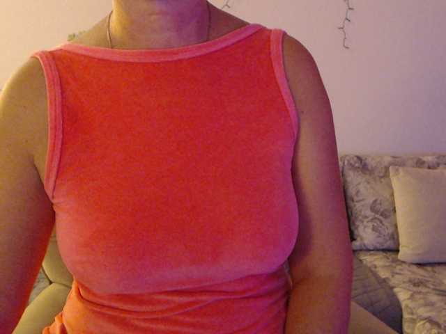goodSnowQueen live cam on BongaCams