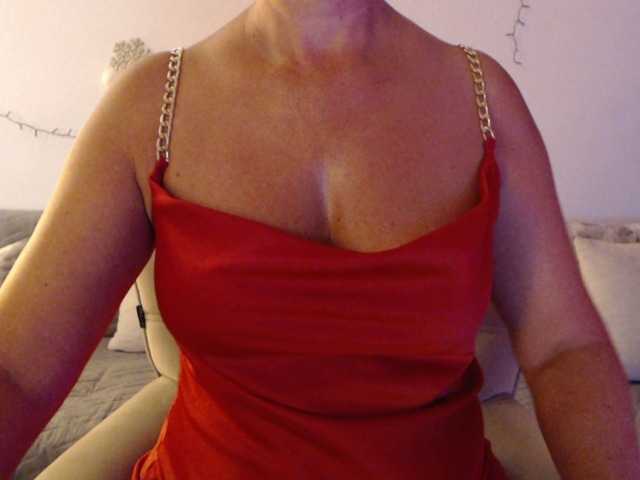 goodSnowQueen live cam on BongaCams