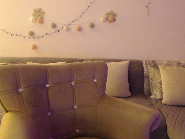 goodSnowQueen live cam on BongaCams