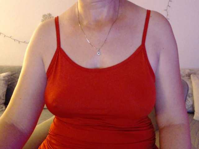 goodSnowQueen live cam on BongaCams