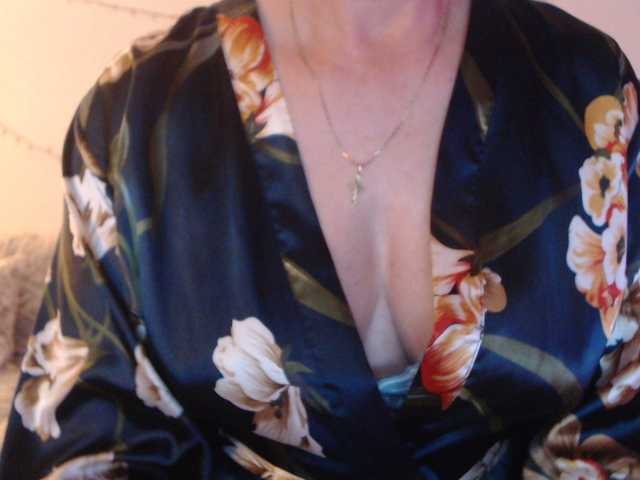 goodSnowQueen's BongaCams show and profile