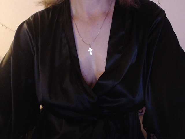 goodSnowQueen's BongaCams show and profile