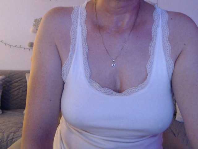 goodsnowqueen cam belle