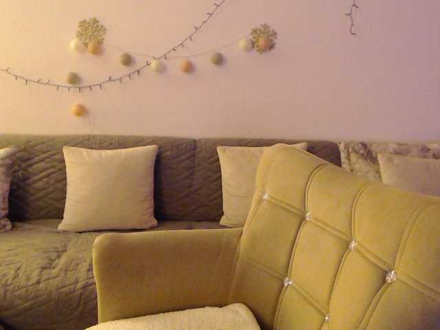 goodSnowQueen live cam on BongaCams