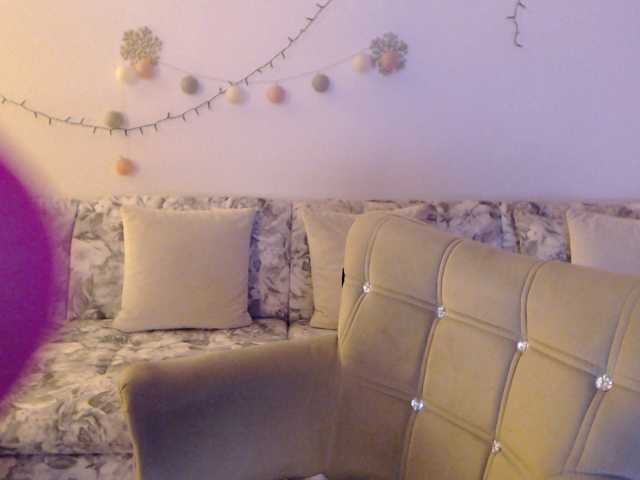 goodSnowQueen live cam on BongaCams