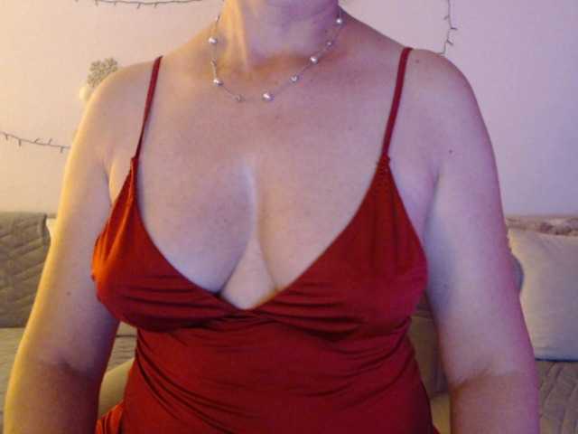 goodSnowQueen live cam on BongaCams
