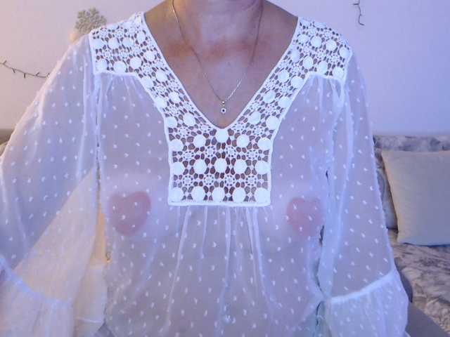 goodSnowQueen live cam preview