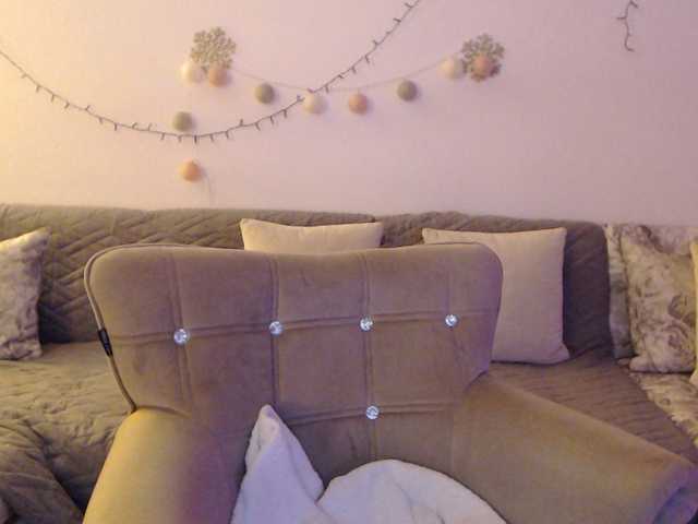goodSnowQueen live cam preview