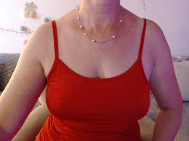 goodSnowQueen live cam on BongaCams