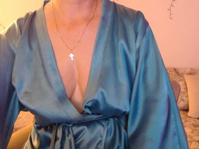 goodSnowQueen's BongaCams show and profile