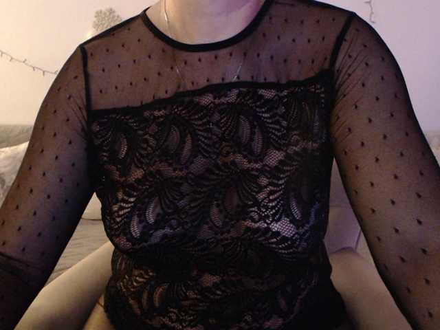 goodSnowQueen live cam on BongaCams