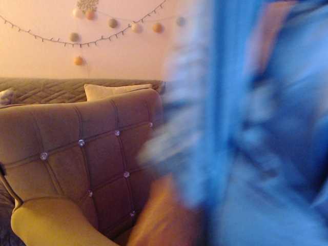 goodSnowQueen live cam on BongaCams