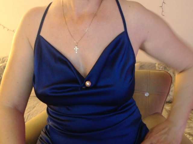 goodSnowQueen's BongaCams show and profile