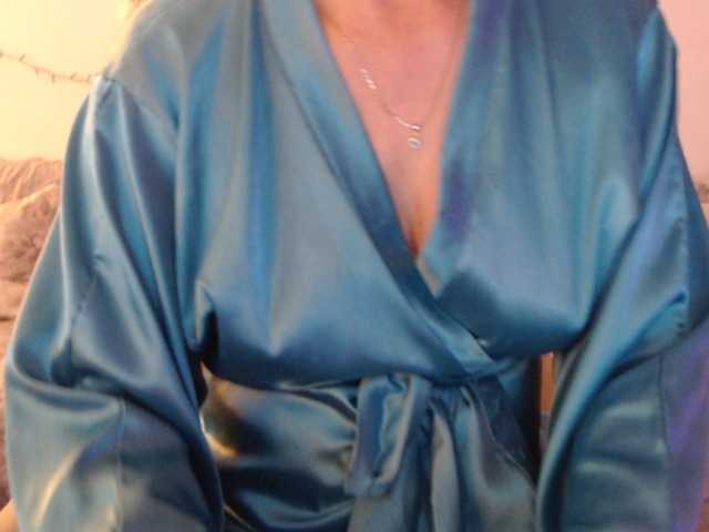 le modèle goodSnowQueen est en webcam porno dans un show sur le site bongacams, il possède les tags suivants: White/Caucasian,Brunette,Shaved