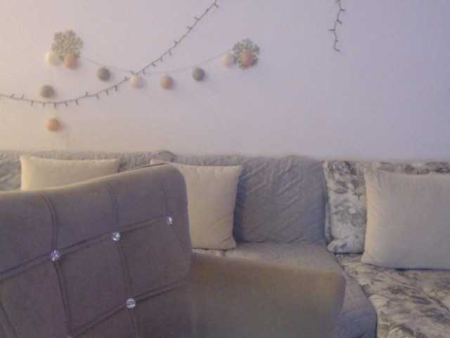 goodSnowQueen's BongaCams show and profile