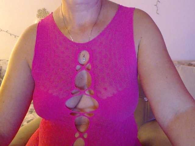 goodSnowQueen live cam on BongaCams