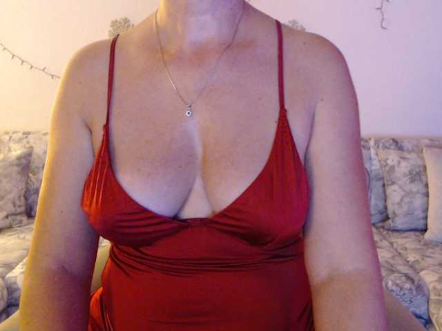 goodSnowQueen live cam on BongaCams