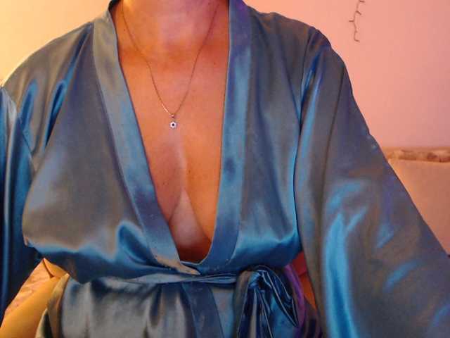 goodSnowQueen live cam preview