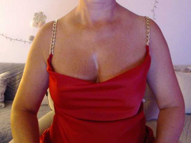 goodSnowQueen live cam on BongaCams