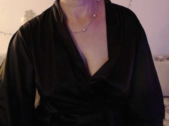 goodSnowQueen live cam on BongaCams