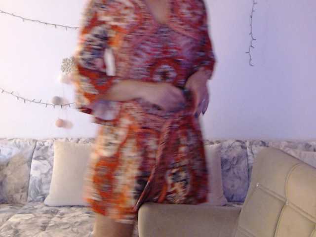 goodSnowQueen live cam on BongaCams