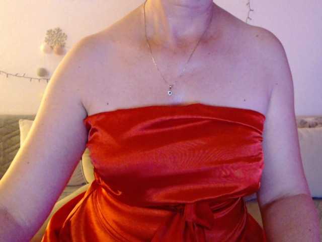 goodSnowQueen live cam on BongaCams