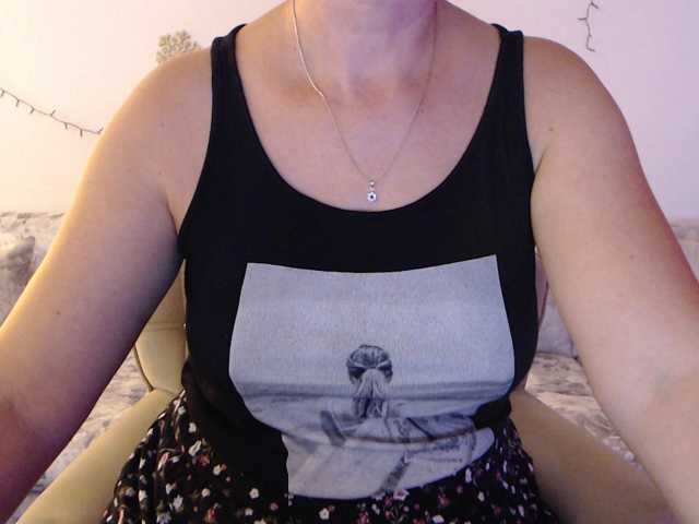 goodSnowQueen live cam on BongaCams