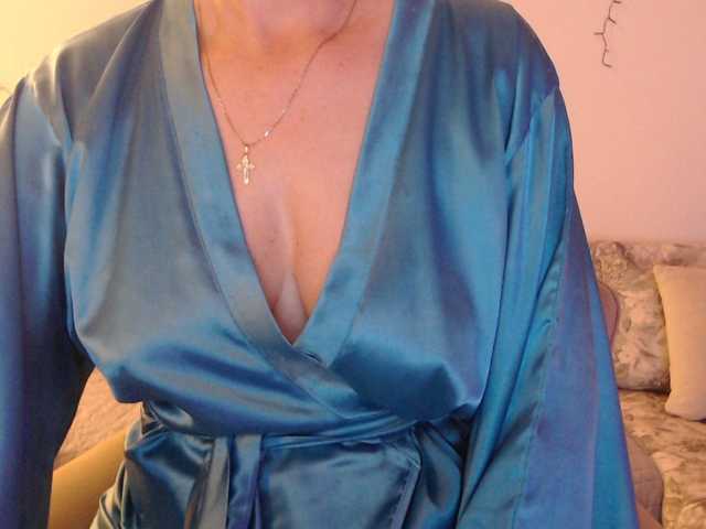 goodSnowQueen's BongaCams show and profile