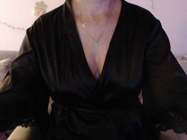 goodSnowQueen live cam on BongaCams