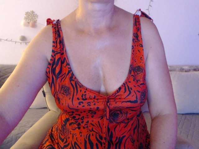 goodSnowQueen live cam on BongaCams