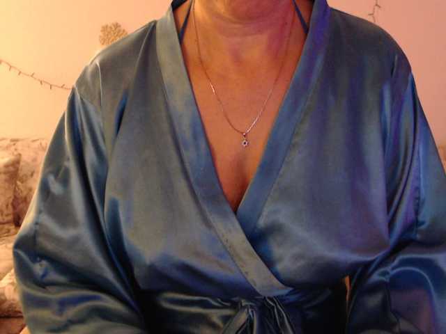 goodSnowQueen live cam on BongaCams