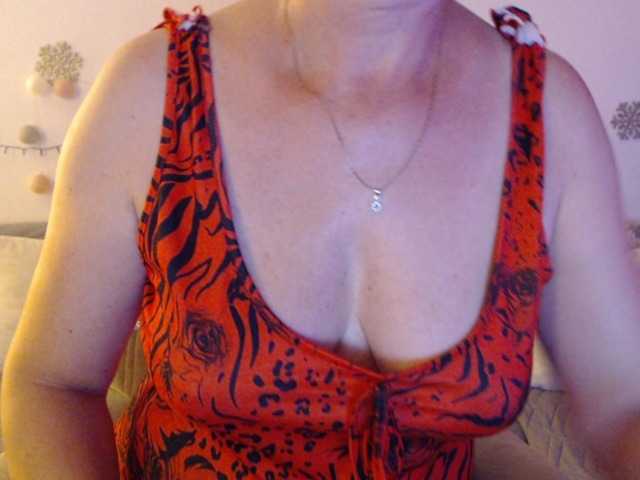 goodSnowQueen live cam on BongaCams